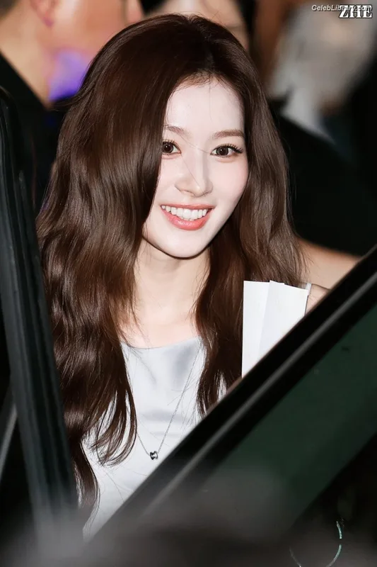 Minatozaki Sana (TWICE) photo 20 of 1069