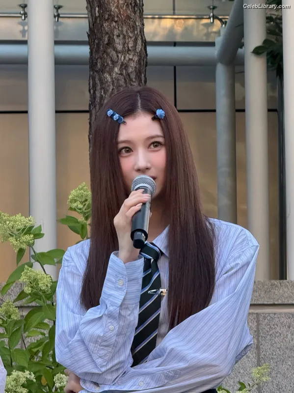 Minatozaki Sana (TWICE) photo 13 of 1069