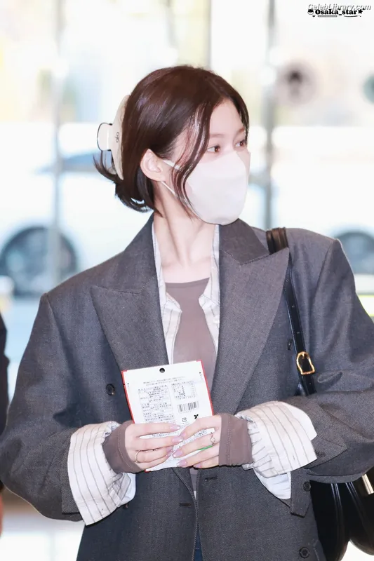 Minatozaki Sana (TWICE) photo 21 of 1069