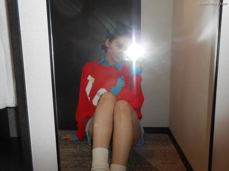 Minatozaki Sana (TWICE) photo 18 of 1069