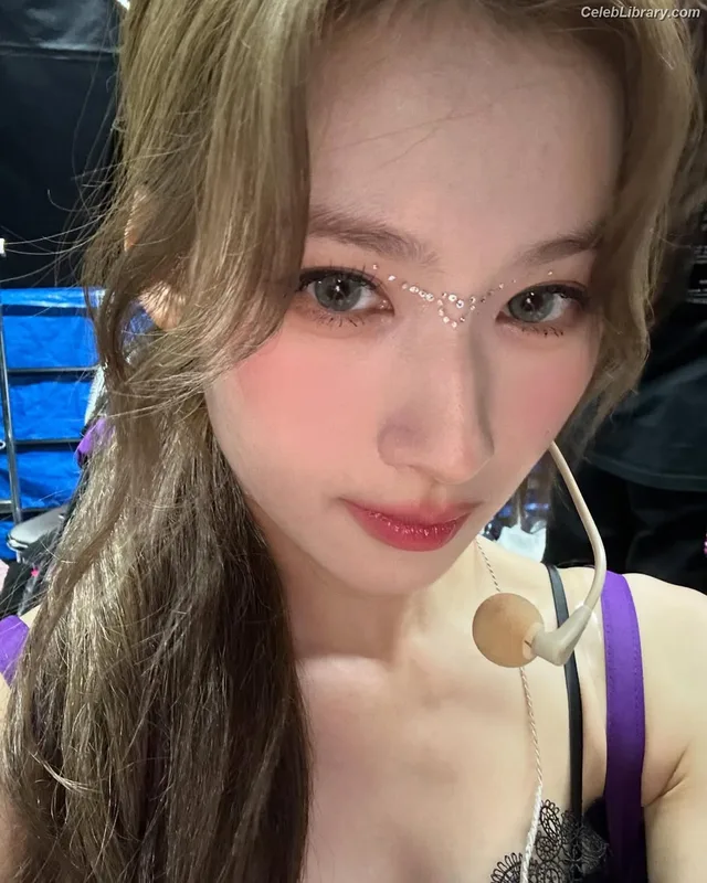 Minatozaki Sana (TWICE) photo 8 of 1069
