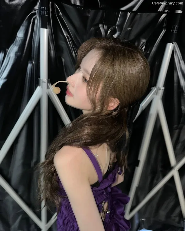 Minatozaki Sana (TWICE) photo 12 of 1069