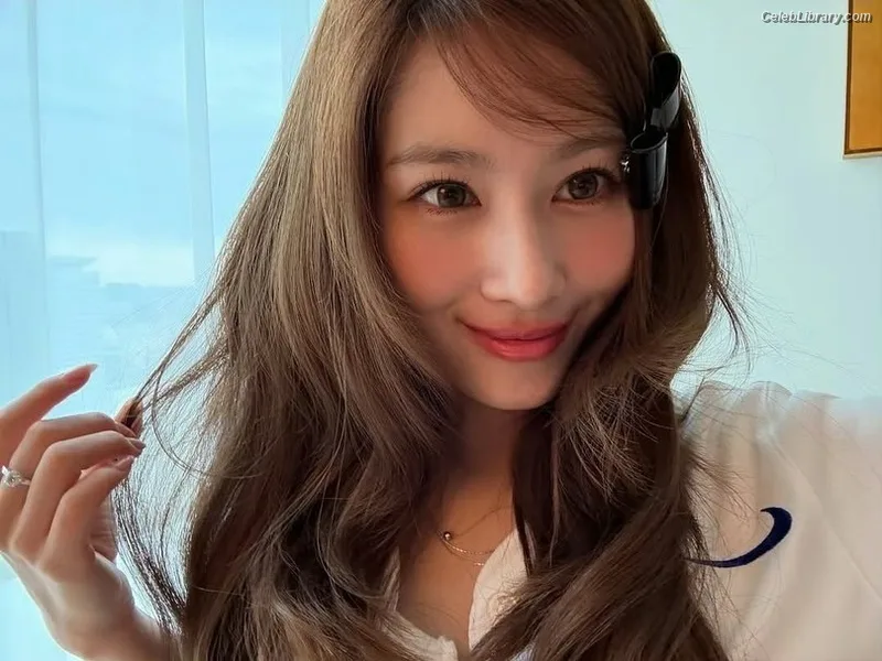 Minatozaki Sana (TWICE) photo 14 of 1069