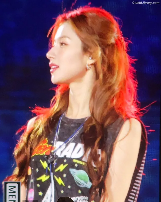 Minatozaki Sana (TWICE) photo 4 of 1069