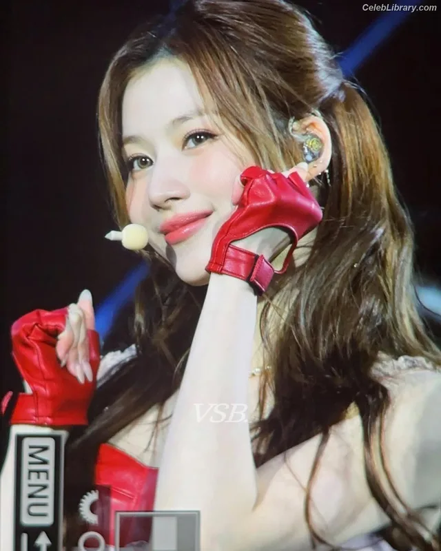 Minatozaki Sana (TWICE) photo 15 of 1069