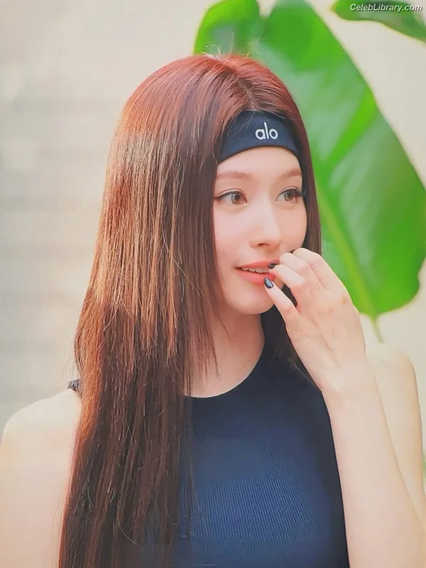 Minatozaki Sana (TWICE) photo 15 of 1069