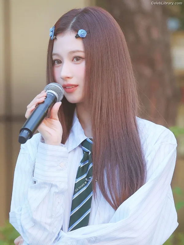 Minatozaki Sana (TWICE) photo 8 of 1069