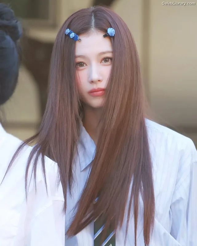 Minatozaki Sana (TWICE) photo 19 of 1069