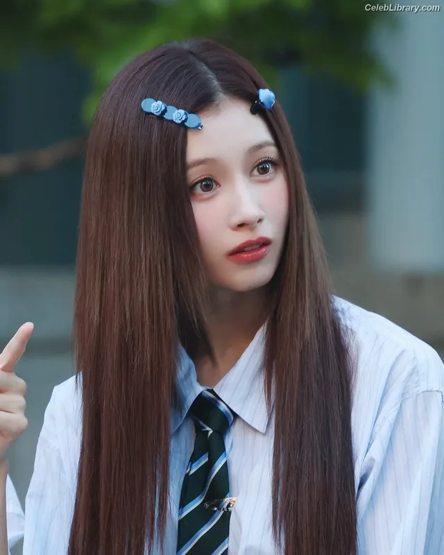 Minatozaki Sana (TWICE) photo 4 of 1069