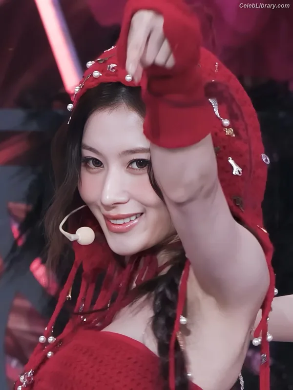 Minatozaki Sana (TWICE) photo 6 of 1069