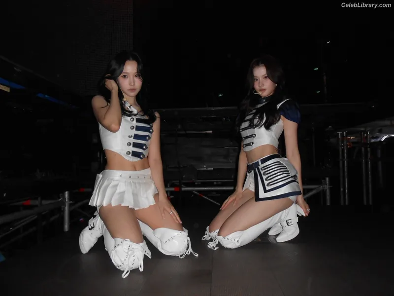 Minatozaki Sana (TWICE) photo 19 of 1069