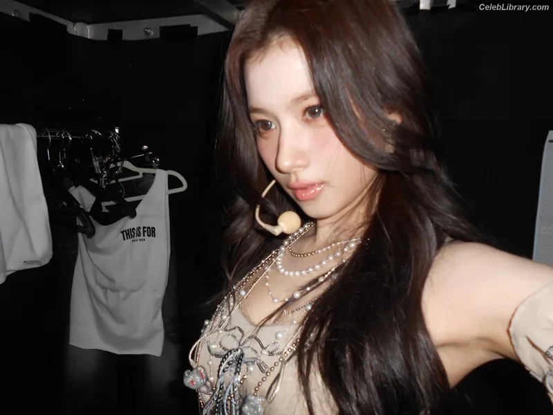 Minatozaki Sana (TWICE) photo 5 of 1069