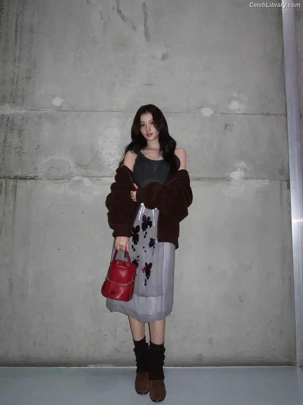 Minatozaki Sana (TWICE) photo 6 of 1069