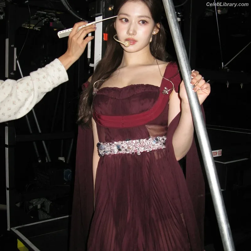 Minatozaki Sana (TWICE) photo 14 of 1069