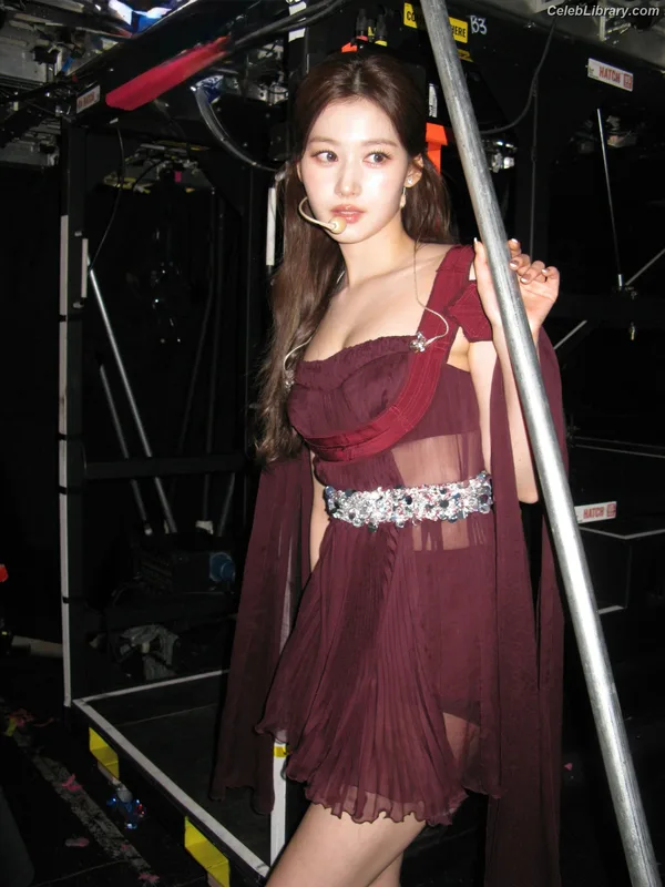 Minatozaki Sana (TWICE) photo 15 of 1069