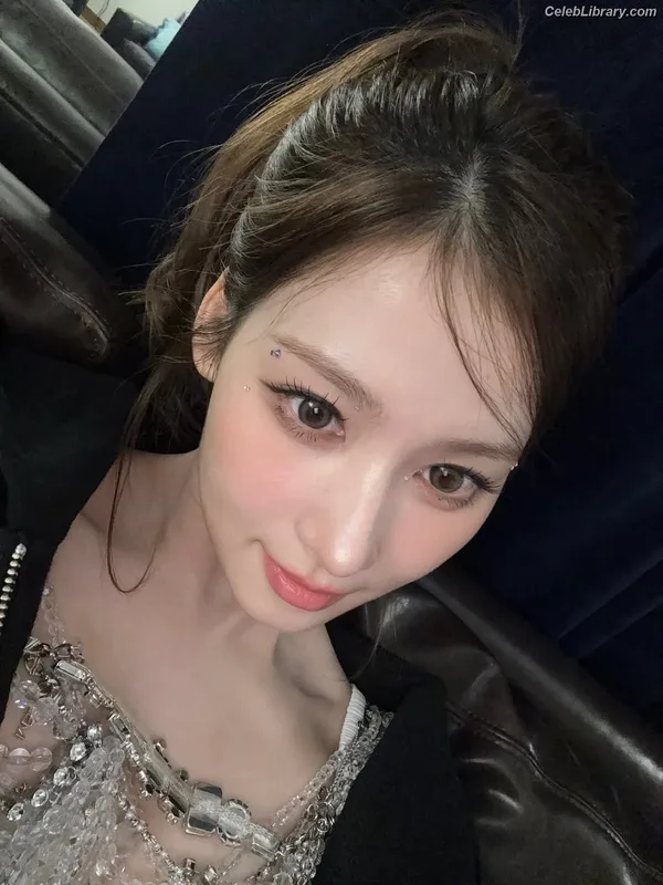 Minatozaki Sana (TWICE) photo 23 of 1069