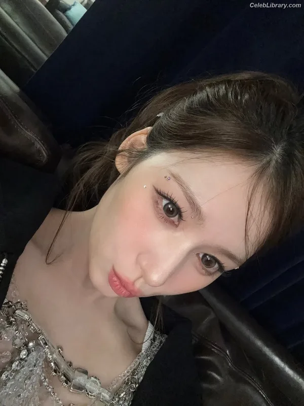 Minatozaki Sana (TWICE) photo 15 of 1069