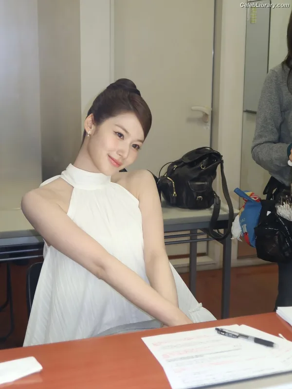 Minatozaki Sana (TWICE) photo 11 of 1069
