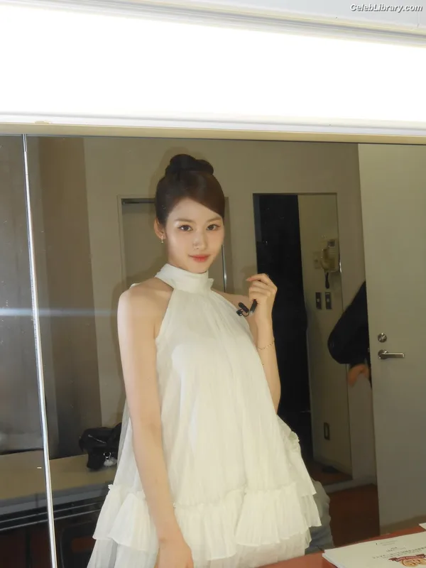 Minatozaki Sana (TWICE) photo 15 of 1069