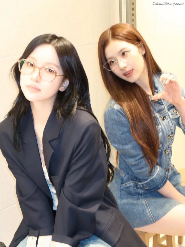 Minatozaki Sana (TWICE) photo 9 of 1069