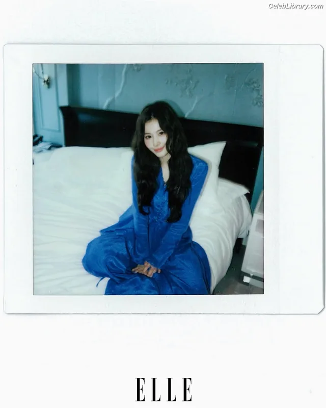 Minatozaki Sana (TWICE) photo 3 of 1069