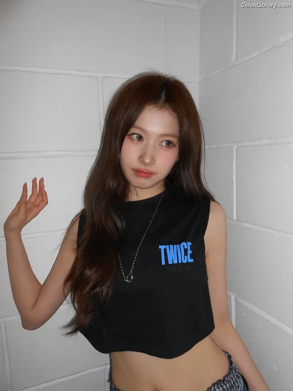 Minatozaki Sana (TWICE) photo 6 of 1069