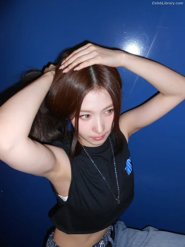 Minatozaki Sana (TWICE) photo 9 of 1069