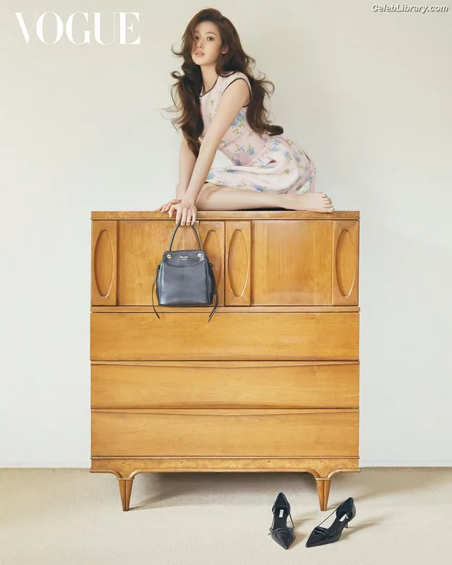 Minatozaki Sana (TWICE) photo 13 of 1069