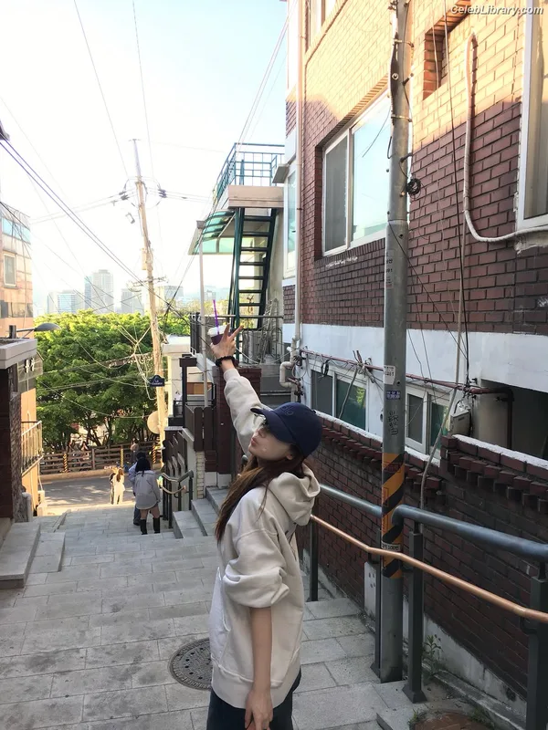 Minatozaki Sana (TWICE) photo 21 of 1069