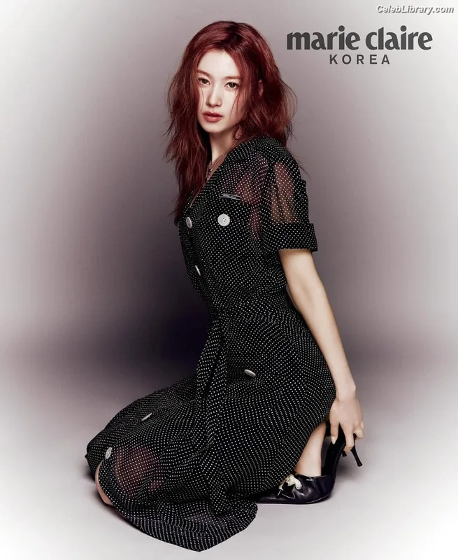 Minatozaki Sana (TWICE) photo 4 of 1069