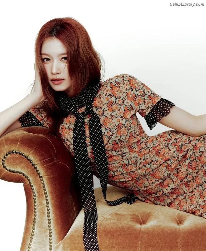 Minatozaki Sana (TWICE) photo 6 of 1069