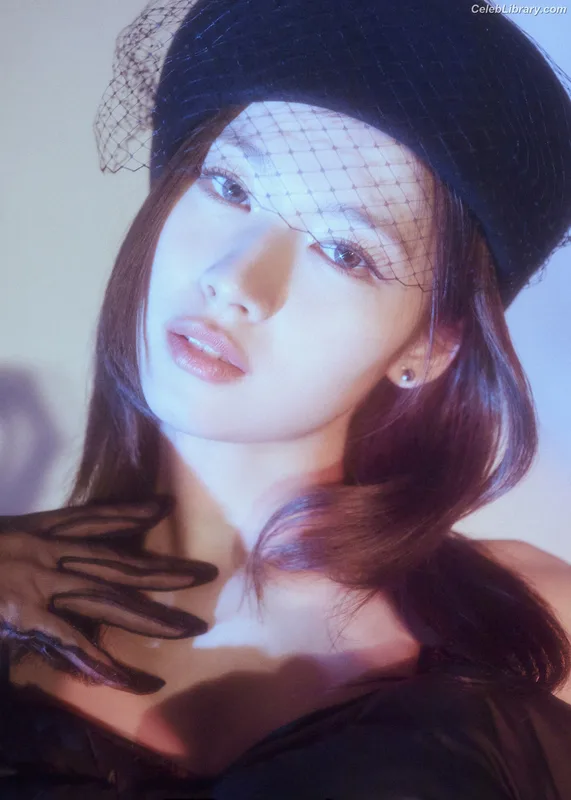 Minatozaki Sana (TWICE) photo 10 of 1069