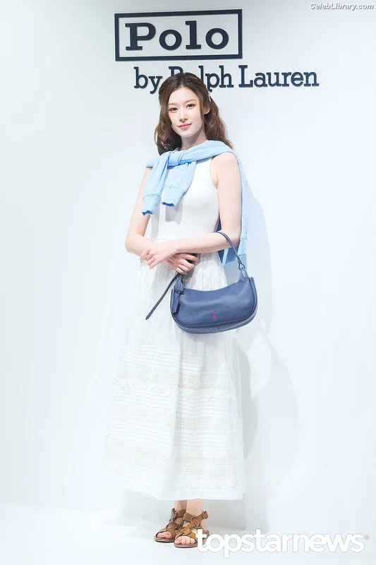 Minatozaki Sana (TWICE) photo 20 of 1069