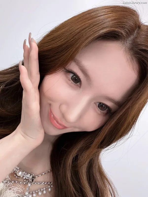 Minatozaki Sana (TWICE) photo 3 of 1069