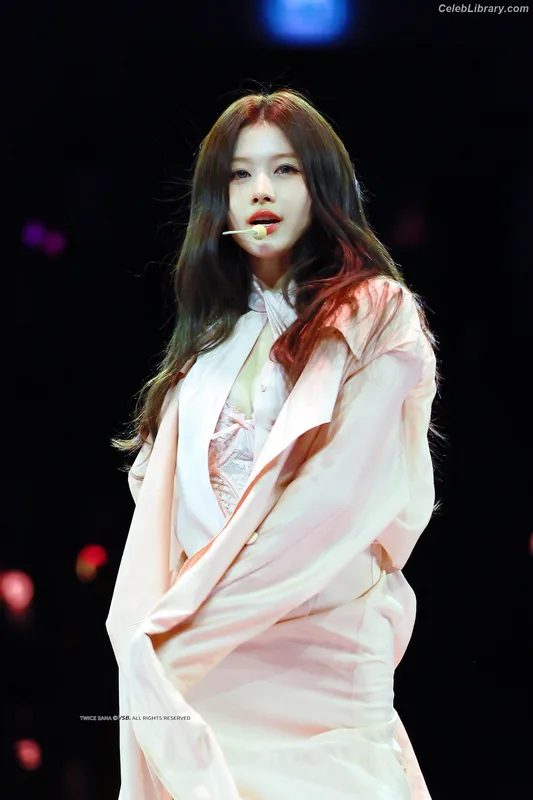 Minatozaki Sana (TWICE) photo 13 of 1069