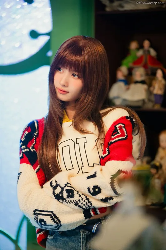 Minatozaki Sana (TWICE) photo 22 of 1069