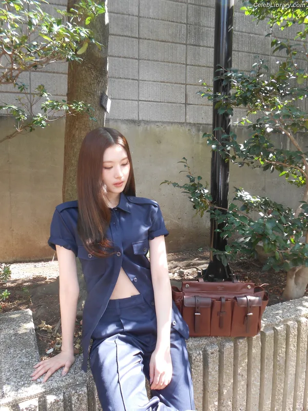 Minatozaki Sana (TWICE) photo 24 of 1069