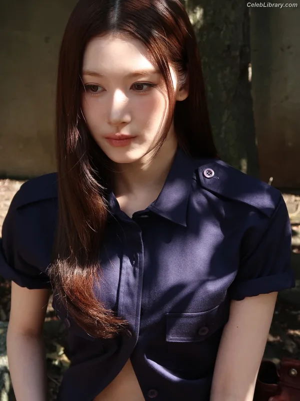 Minatozaki Sana (TWICE) photo 2 of 1069