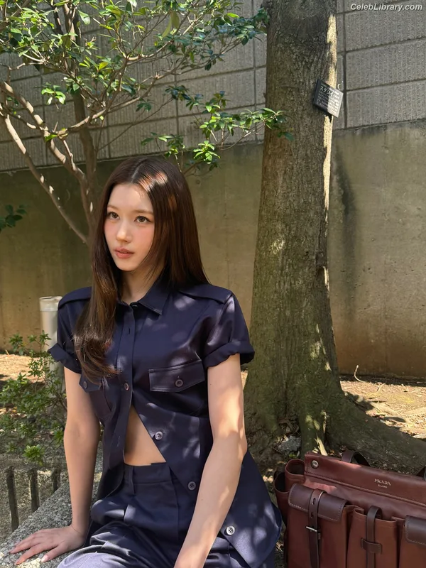Minatozaki Sana (TWICE) photo 6 of 1069