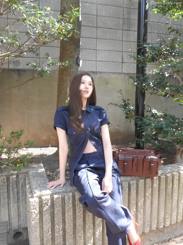 Minatozaki Sana (TWICE) photo 7 of 1069