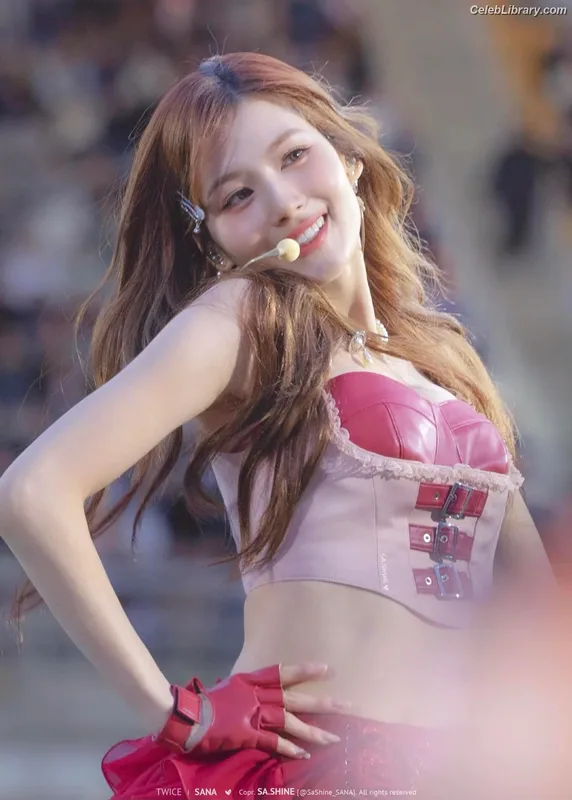 Minatozaki Sana (TWICE) photo 3 of 1069
