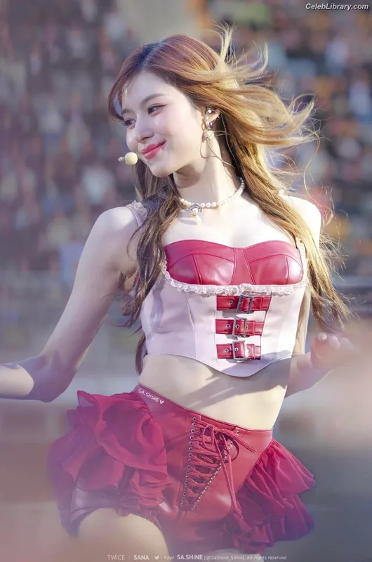 Minatozaki Sana (TWICE) photo 4 of 1069