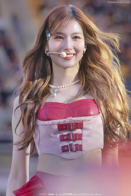 Minatozaki Sana (TWICE) photo 11 of 1069