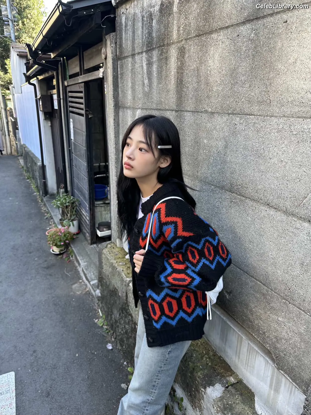 Minji (NewJeans) photo 23 of 1153
