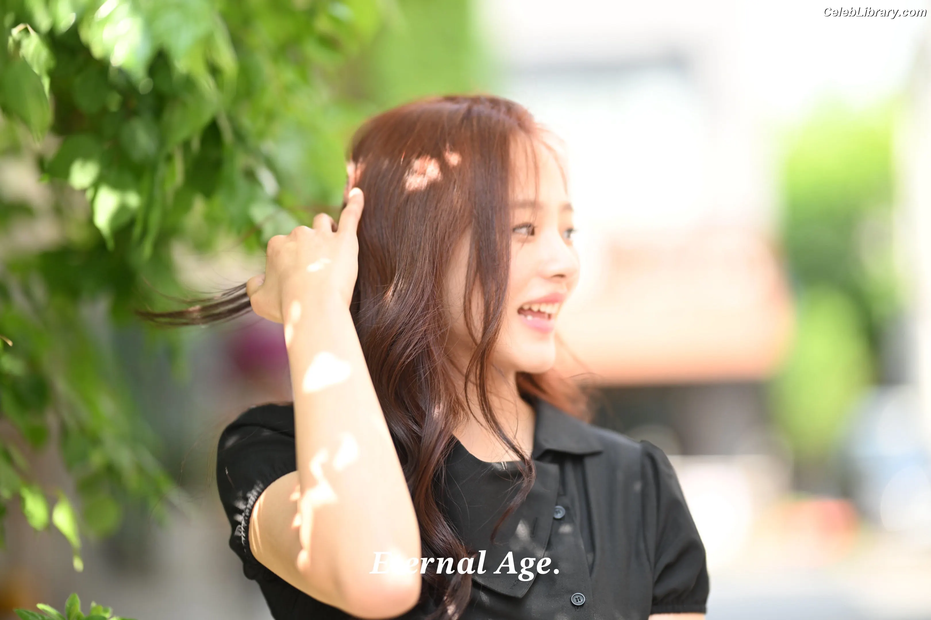 Minji (NewJeans) photo 3 of 1153