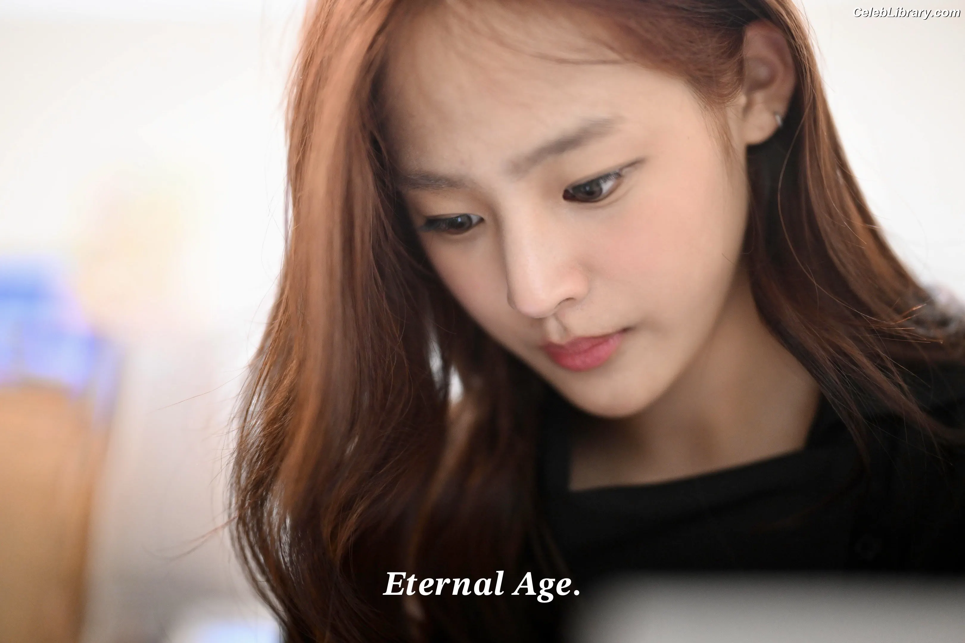 Minji (NewJeans) photo 10 of 1153