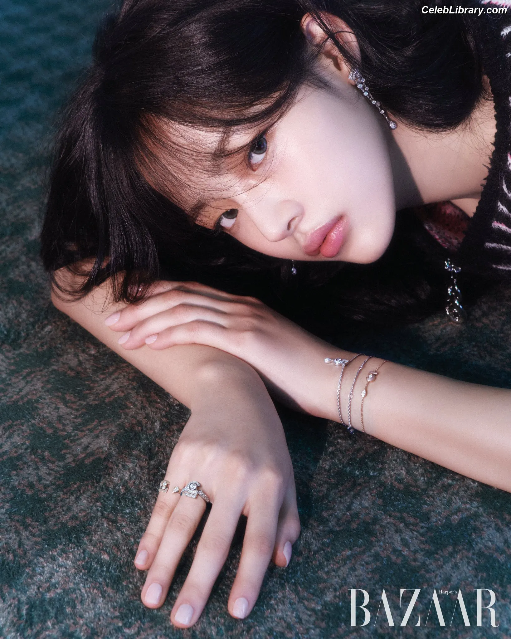 Minji (NewJeans) photo 9 of 1153