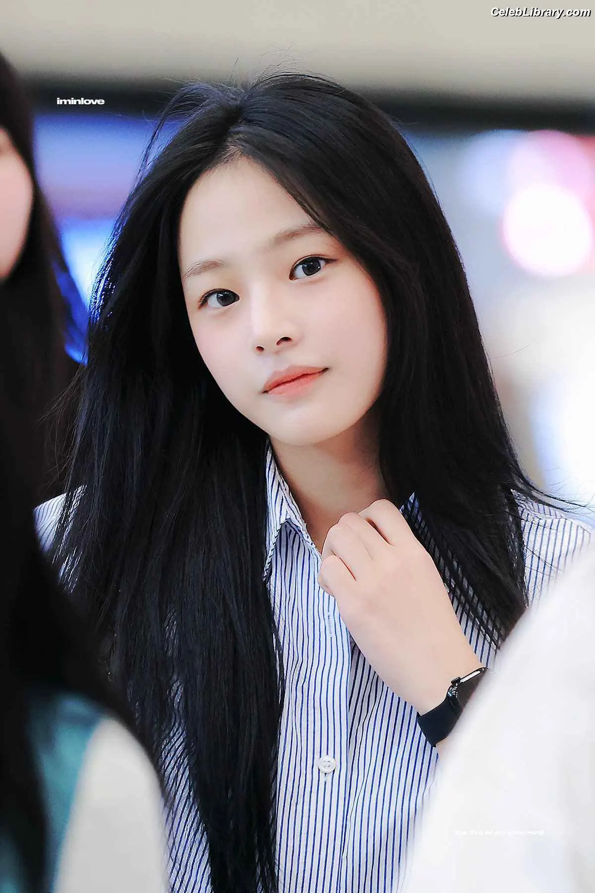 Minji (NewJeans) photo 11 of 1153