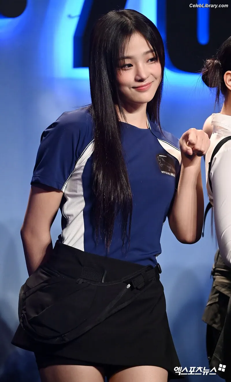 Minji (NewJeans) photo 10 of 1153