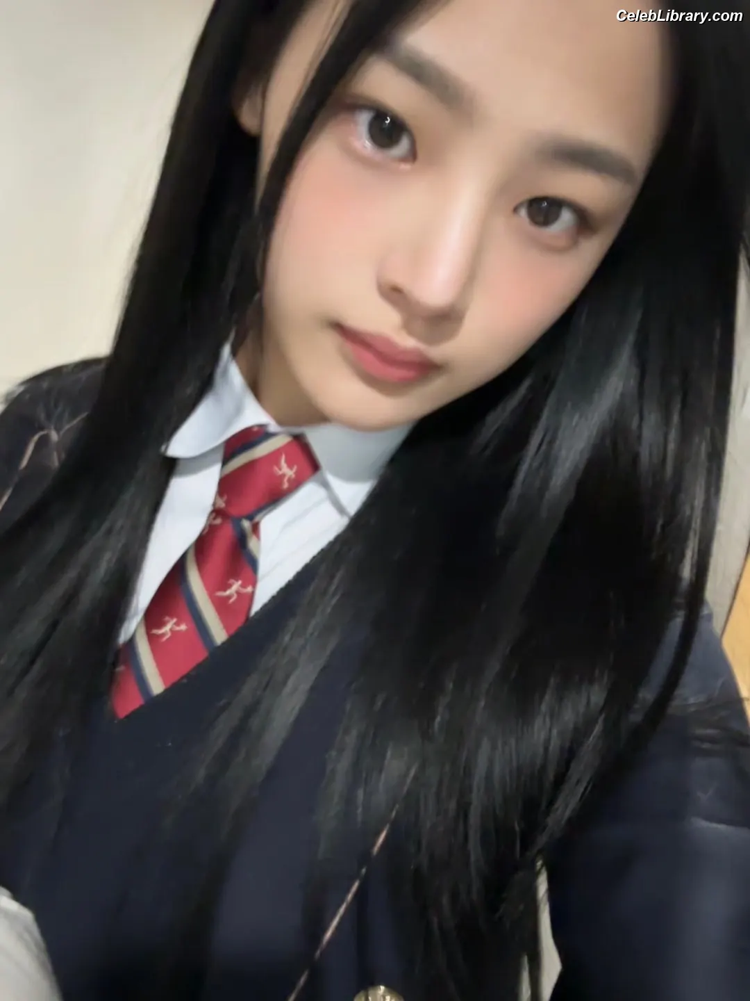 Minji (NewJeans) photo 15 of 1153